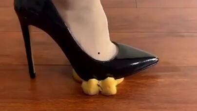 高跟鞋 视频,时尚与力量的完美融合