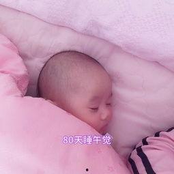 孩子吃奶的视频,母爱满满，温馨感人