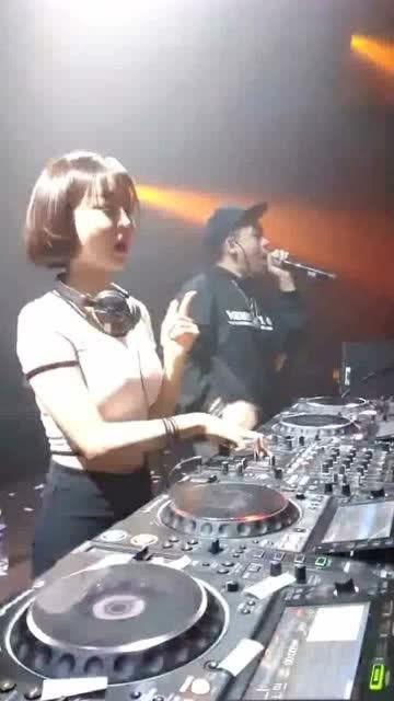 dj小视频,DJ小视频带你领略舞池风情