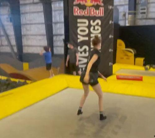 蹦床运动视频,揭秘蹦床运动的魅力瞬间